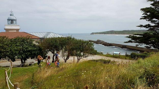 San Vicente reclama la mejora de la senda que une La Barra con el Faro