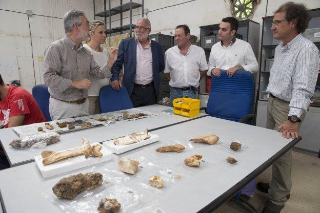 Los arqueólogos descubren nuevas grutas en el monte de La Garma