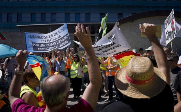 Los examinadores de tráfico convocan huelga indefinida a partir del 4 de septiembre