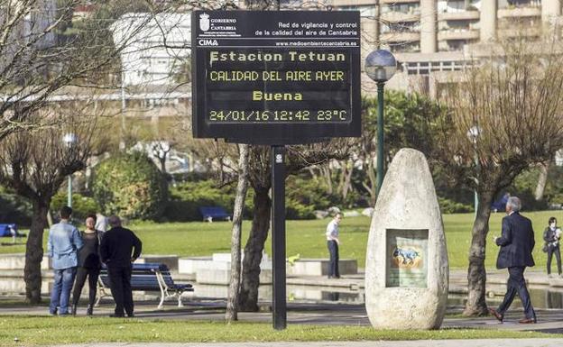 El aire que respira la mitad de los cántabros supera los niveles óptimos para la salud