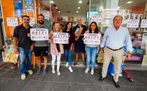 La Lotería deja una 'lluvia' de euros en Cueto