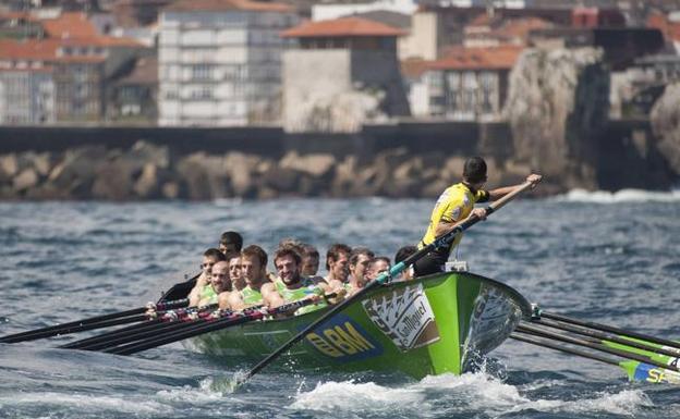 Seis traineras vascas salvan el Campeonato de España