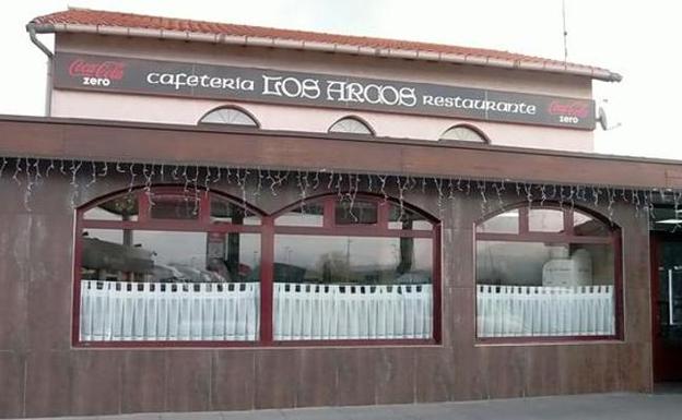 La madre de uno de los 'simpa' del restaurante en Anero abona los 274 euros de la cuenta