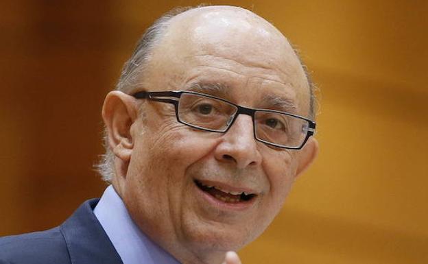 Montoro bate el récord de multas a los contribuyentes cántabros con 20,8 millones