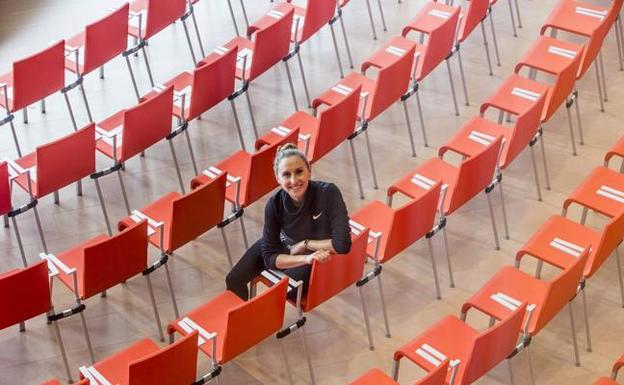 «En las clases de danza se debe fomentar la creatividad de los alumnos»