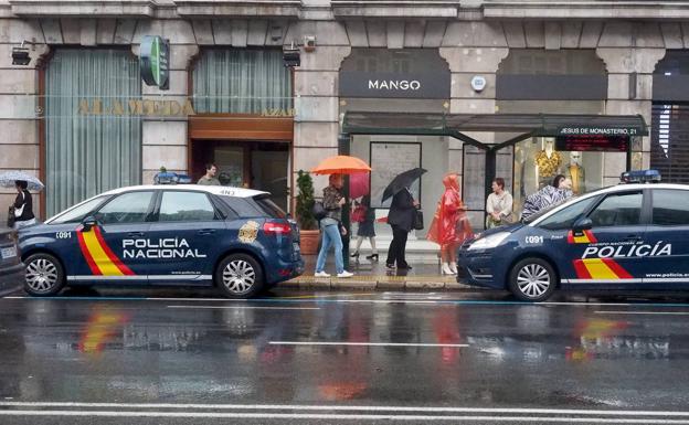 Un hombre armado atraca un salón de juegos en pleno centro de Santander