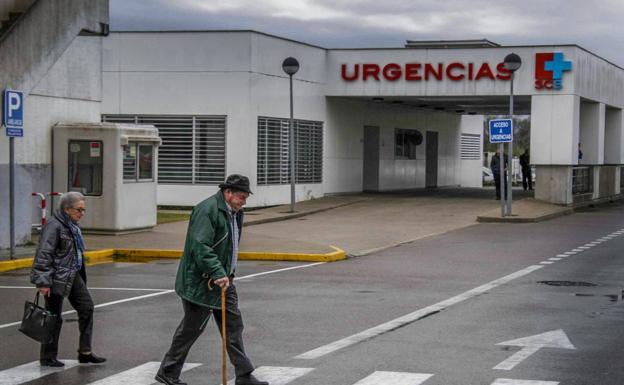 La carencia de personal en el Hospital de Laredo retrasa los datos de citologías y biopsias