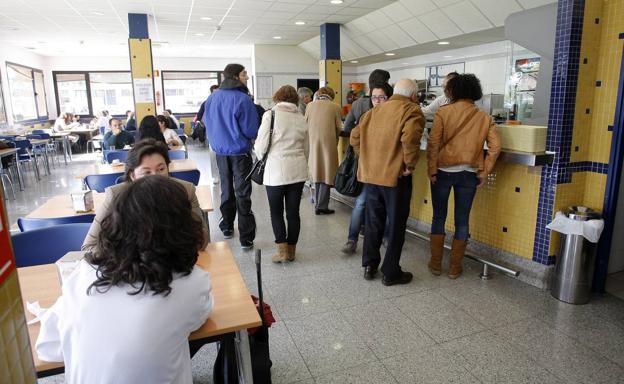 UGT solicita sancionar «por faltas graves» a la concesionaria de la cafetería de Sierrallana y Tres Mares