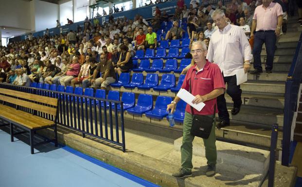 Los taxistas de Málaga acuerdan en asamblea finalizar la huelga indefinida