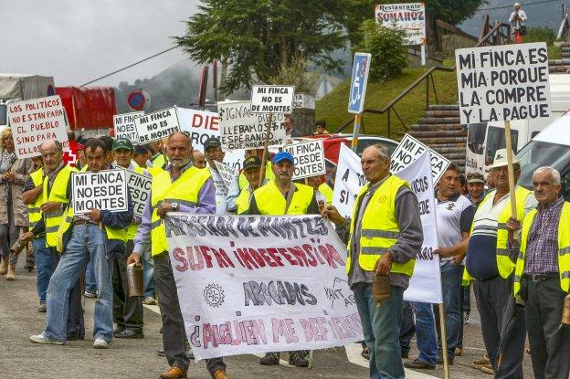 El Gobierno reactiva el proceso para zanjar el conflicto de montes