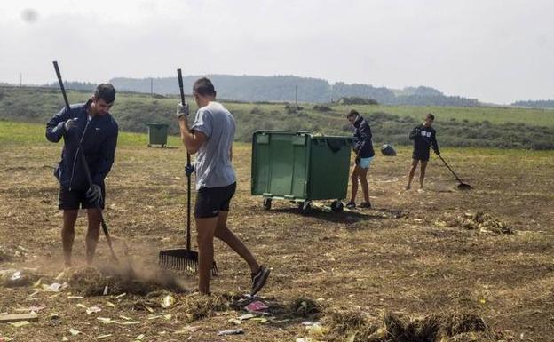 La organización del 'Delirium' tarda ocho días en limpiar la campa del festival