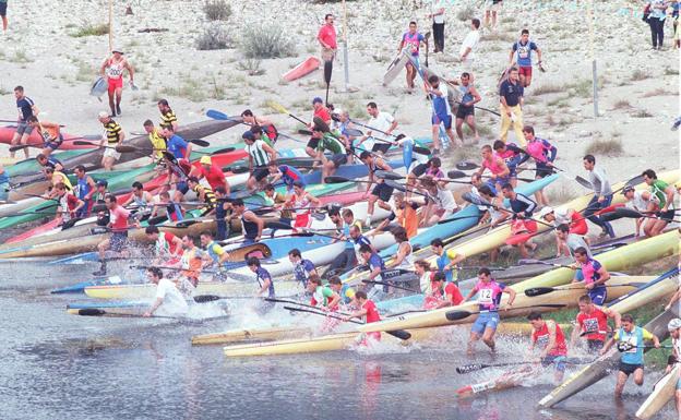 198 Piragüistas participarán este sábado en el Descenso al Deva