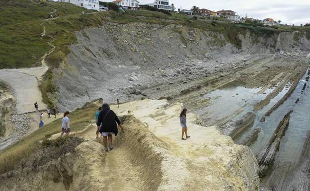 Alarma por la degradación natural de Costa Quebrada