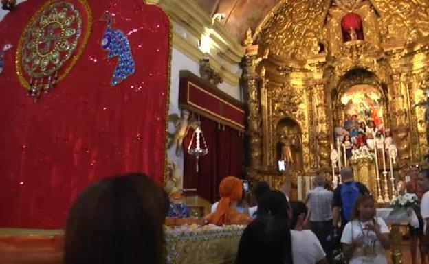 Dimite un cura de Ceuta por permitir entrar en una iglesia a una procesión hindú