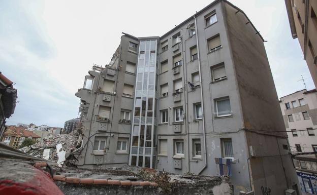 Cinco familias del edificio derrumbado en Sol pueden volver ya a sus casas