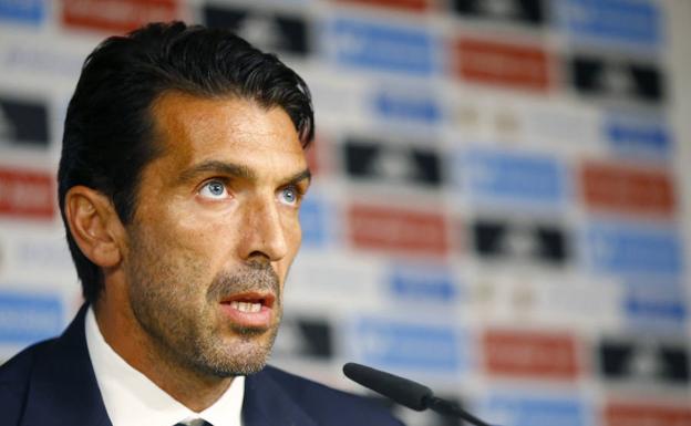 Buffon: «En la final de la Euro jugaron sin delantero y nos hicieron cuatro»