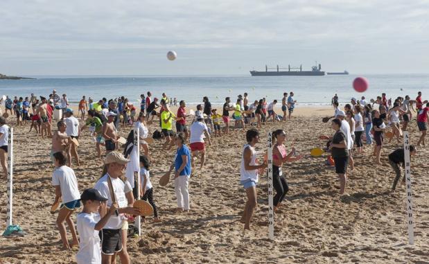 Las palas toman El Sardinero