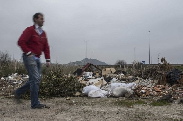 Batalla contra los vertederos ilegales en Camargo