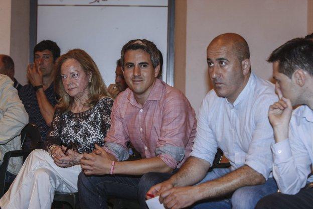 El PSOE convoca a todos sus barones para diluir la rebelión de los doce alcaldes