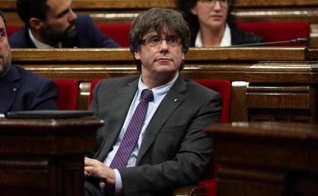 Puigdemont dice que la ley del referéndum «sigue vigente» pese a la suspensión del TC