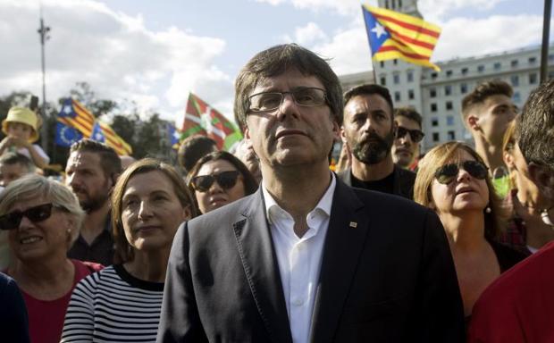 Puigdemont reitera que está abierto «hasta el último minuto» para negociar con Rajoy