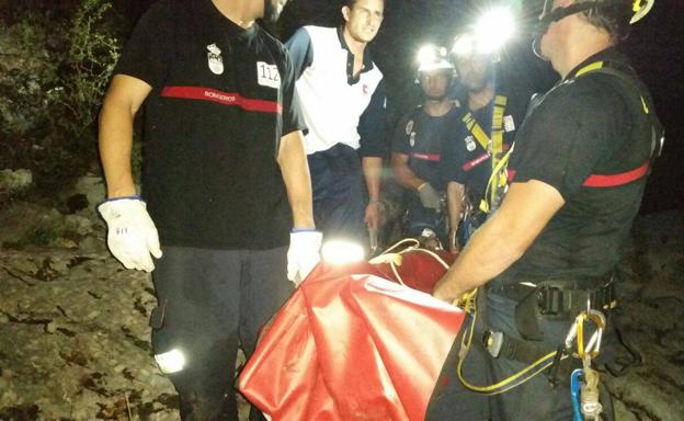 Rescatado un senderista caído en la cuenca del Deva