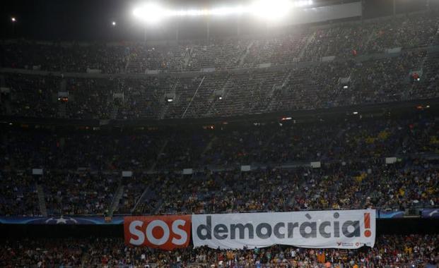 El independentismo se adueña del Camp Nou