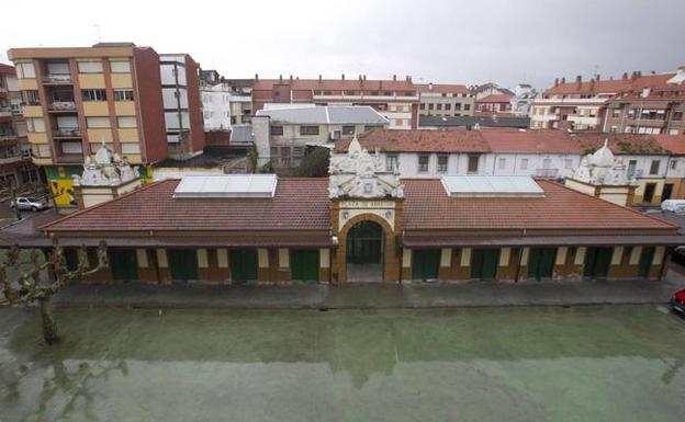 «Es humillante tener que transportar los productos hasta el puesto bajo la lluvia»