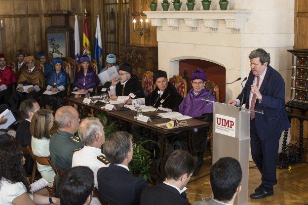 La UIMP clausura su actividad con la duda sobre la continuidad de su rector