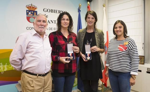 Beitia y Cuadrado reciben las medallas al Mérito Deportivo de Cantabria