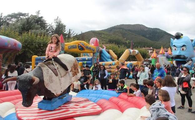 Los niños disfrutaron en el día infantil de las Fiestas de la Cruz de Potes