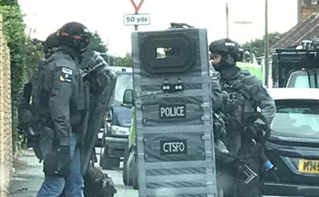 Evacuadas varias viviendas en Londres durante una operación antiterrorista