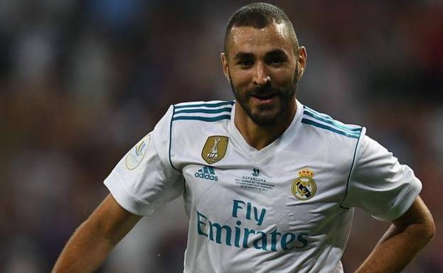 Benzema renueva con el Real Madrid