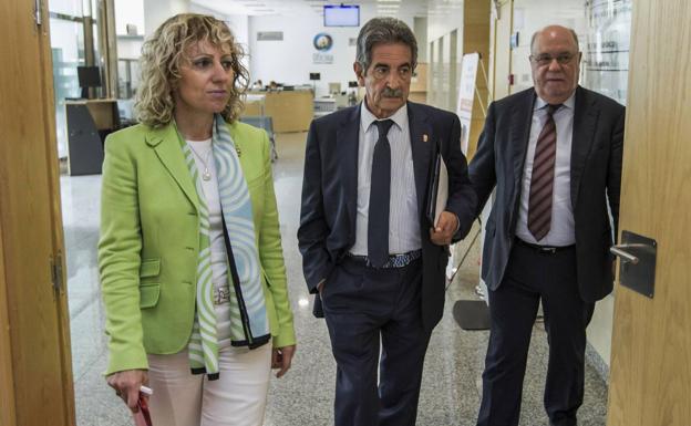 Revilla considera «muy mala noticia» el retraso de los Presupuestos del Estado