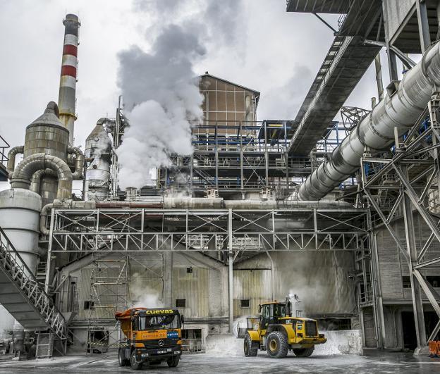 USO rechaza que Solvay envíe al paro a los trabajadores de la planta de cloro