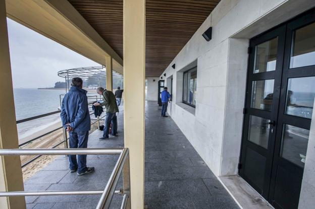 Comienza la retirada de enseres del balneario de La Magdalena