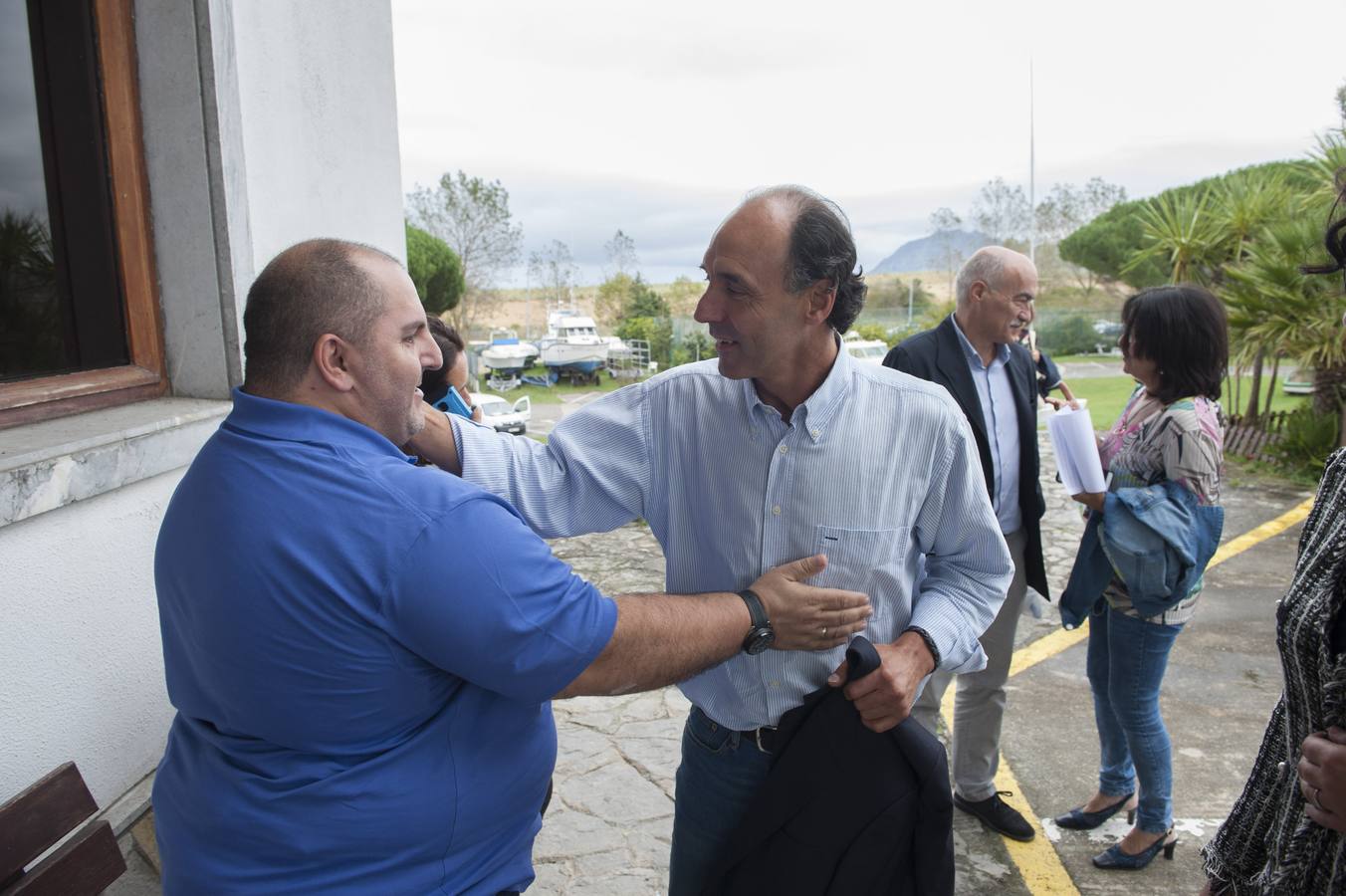 Diego reaparece en público
