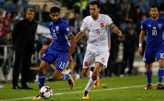 Busquets, centenario y con brazalete