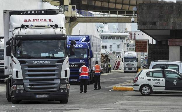 La Policía aborta 37 intentos de colarse en el ferri de Santander durante el fin de semana