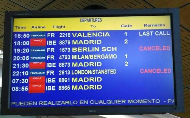 Cancelados los vuelos de hoy de Ryanair de Santander a Londres y Berlín