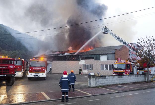 Los dueños del bazar chino de Cartes arrasado por el fuego lo reabrirán «en meses»