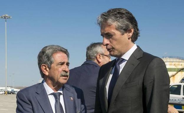 De la Serna se enfrenta a Revilla a dos días de su reunión por sus críticas a Rajoy