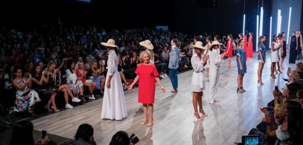 El desfile de Hélène Breebaart pone en pie al público del centro de convenciones Atlapa de Panamá