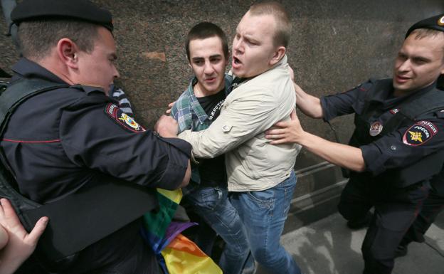 Un homosexual ruso denuncia persecución y atroces torturas sufridas en Chechenia