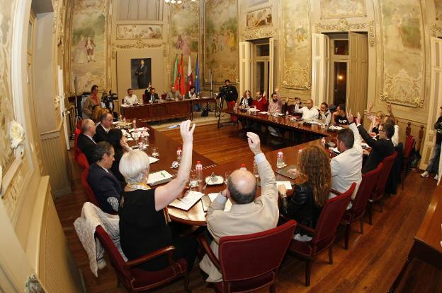 El Pleno ratifica la congelación de las tasas y la rebaja del IBI de un 5%