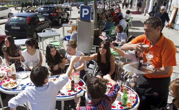 El paro baja en Cantabria el doble que la media en el tercer trimestre