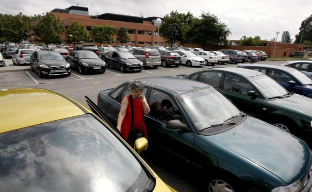 El Hospital Sierrallana tendrá 400 plazas más de aparcamiento