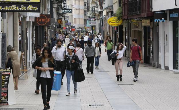 El Gobierno reduce las aperturas comerciales en Navidad y elimina la del festivo de Semana Santa en 2018