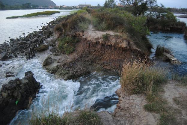 Santoña pide una ayuda al GAC Oriental para reparar el dique de Bengoa