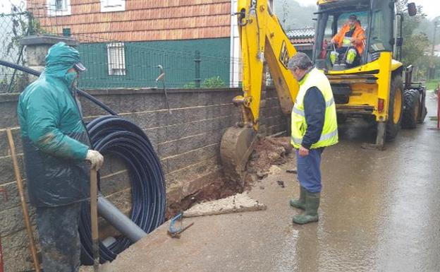 Los Corrales renueva la red de agua potable en San Andrés